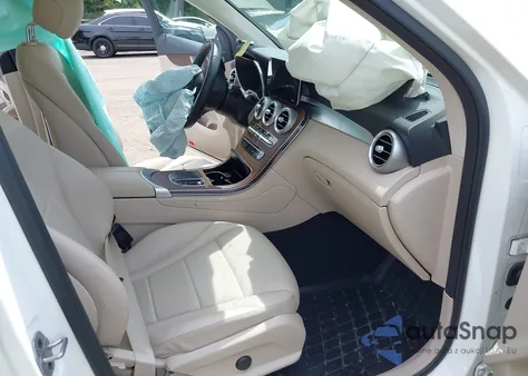 2021 Mercedes-Benz Glc 300 4Matic Suv z USA, uszkodzony, nr VIN W1N0G8EB1MV322250